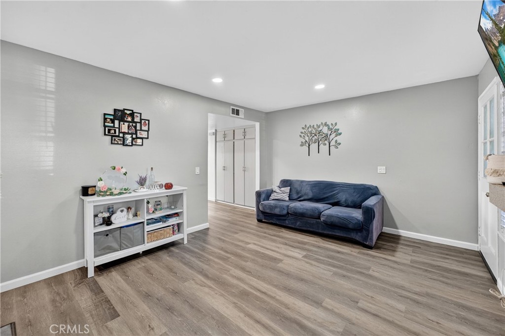 1501 S Raitt Street 115