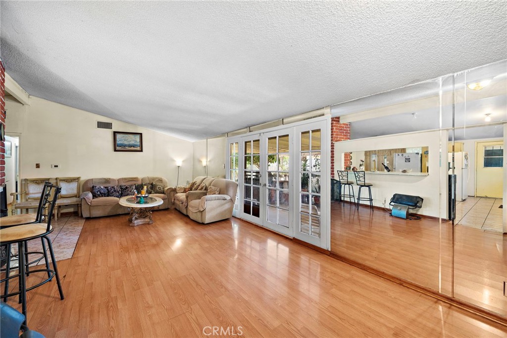 6746 La Jolla Drive