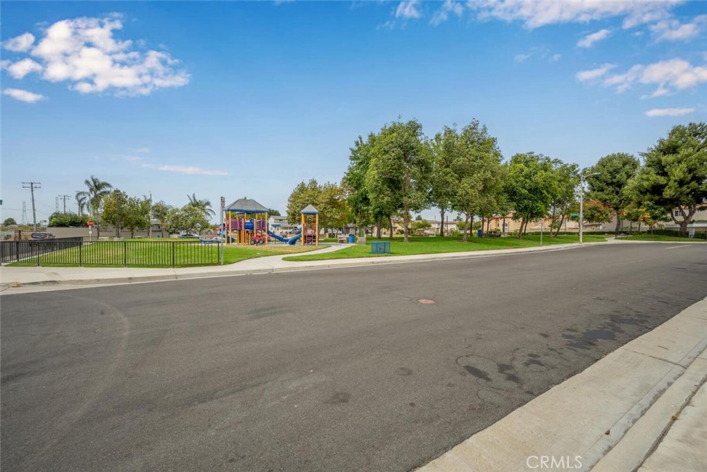 1211 E Carson Street 25
