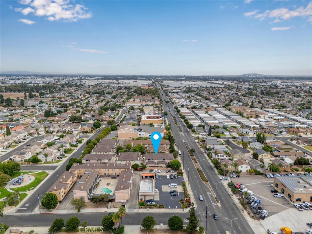 1211 E Carson Street 25