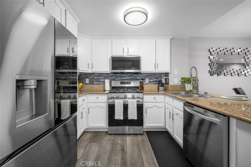 1211 E Carson Street 25