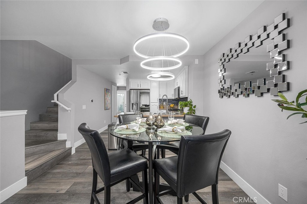 1211 E Carson Street 25