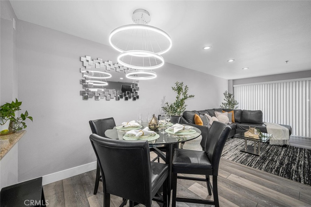 1211 E Carson Street 25