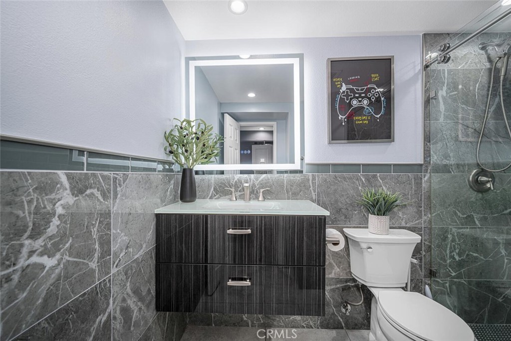 1211 E Carson Street 25