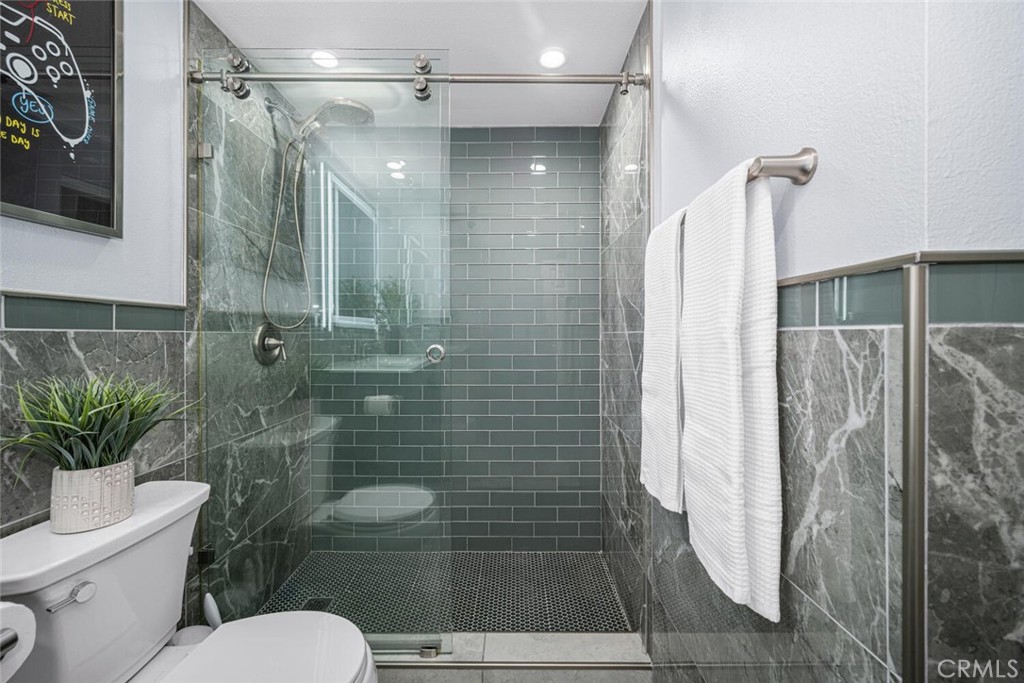 1211 E Carson Street 25