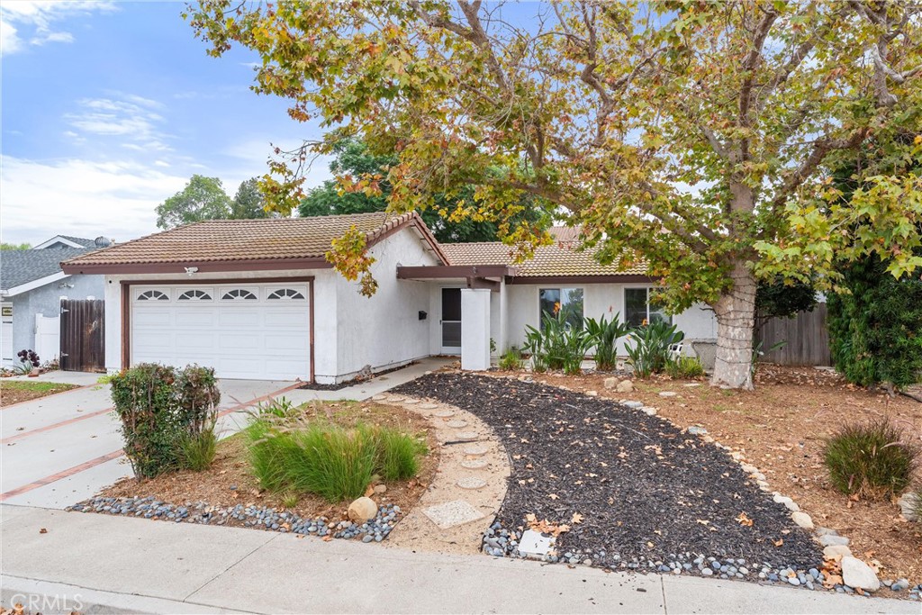 4418 Avenida Del Este