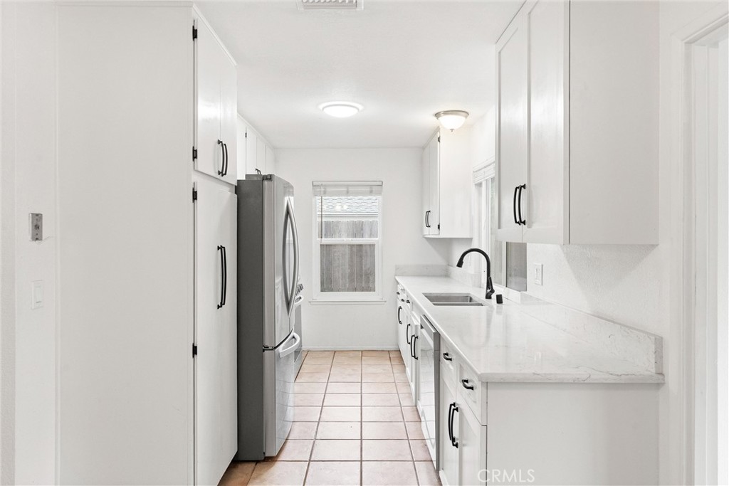 4418 Avenida Del Este