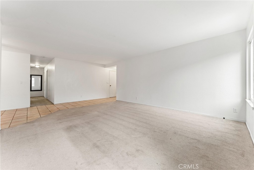 4418 Avenida Del Este