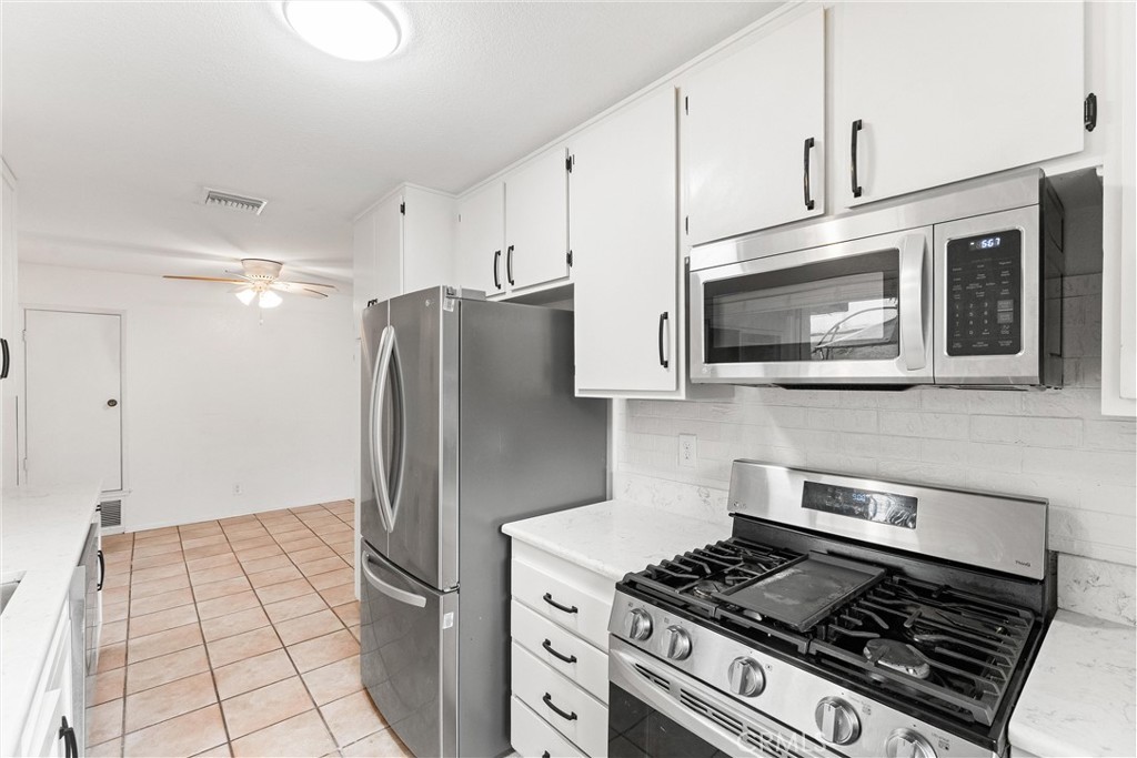 4418 Avenida Del Este