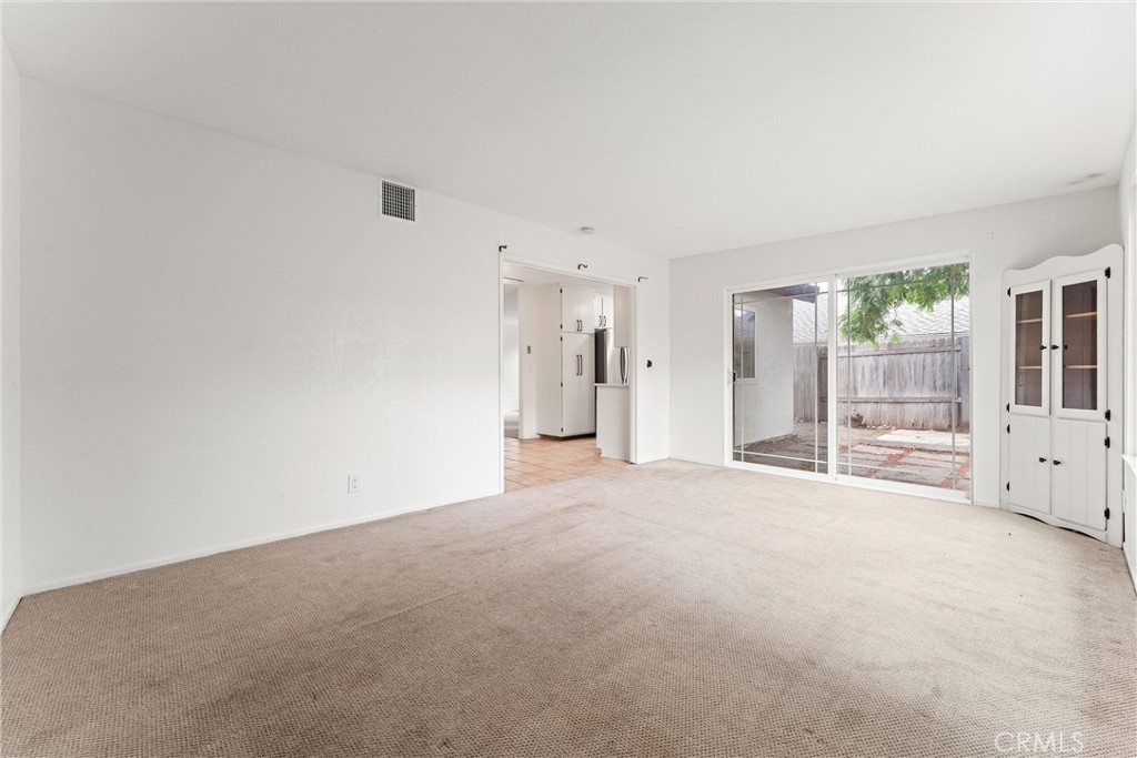 4418 Avenida Del Este