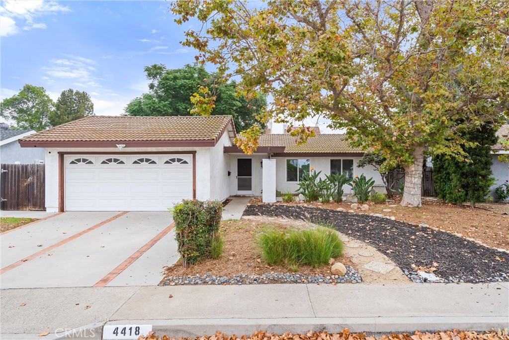 4418 Avenida Del Este