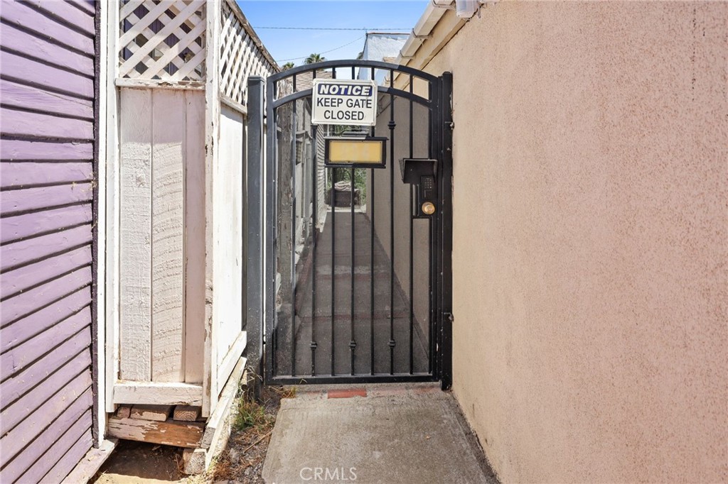 932 Coronado Avenue