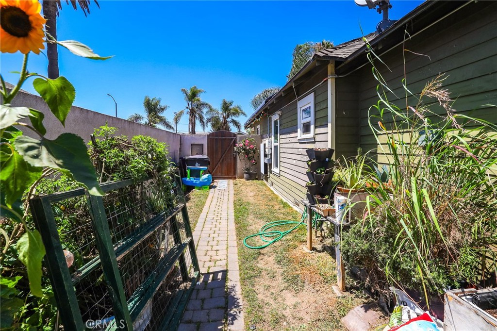 932 Coronado Avenue