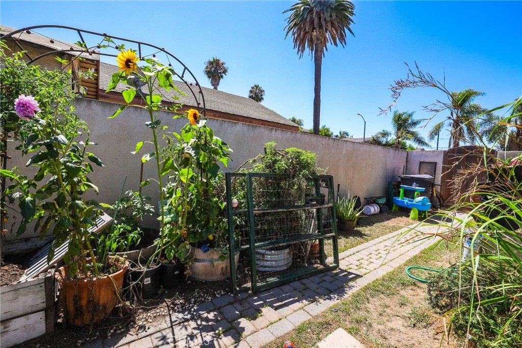 932 Coronado Avenue