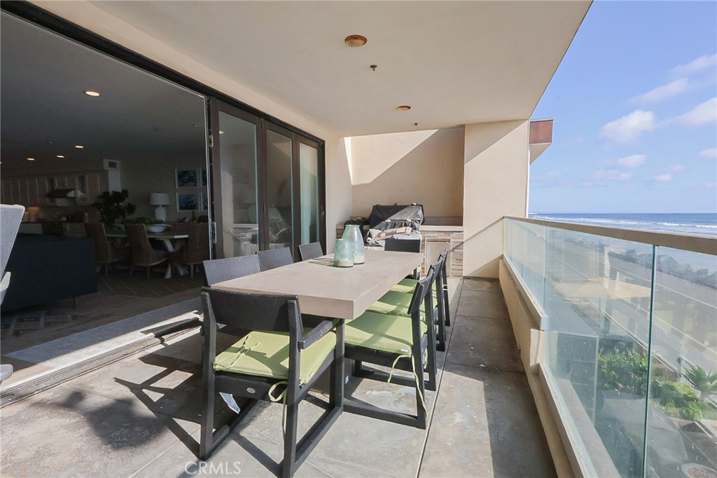 700 S The Strand 202