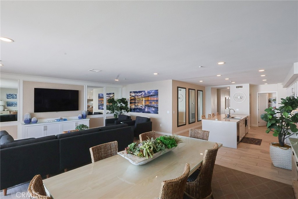 700 S The Strand 202