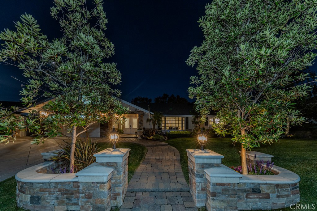 1448 W Domingo Road