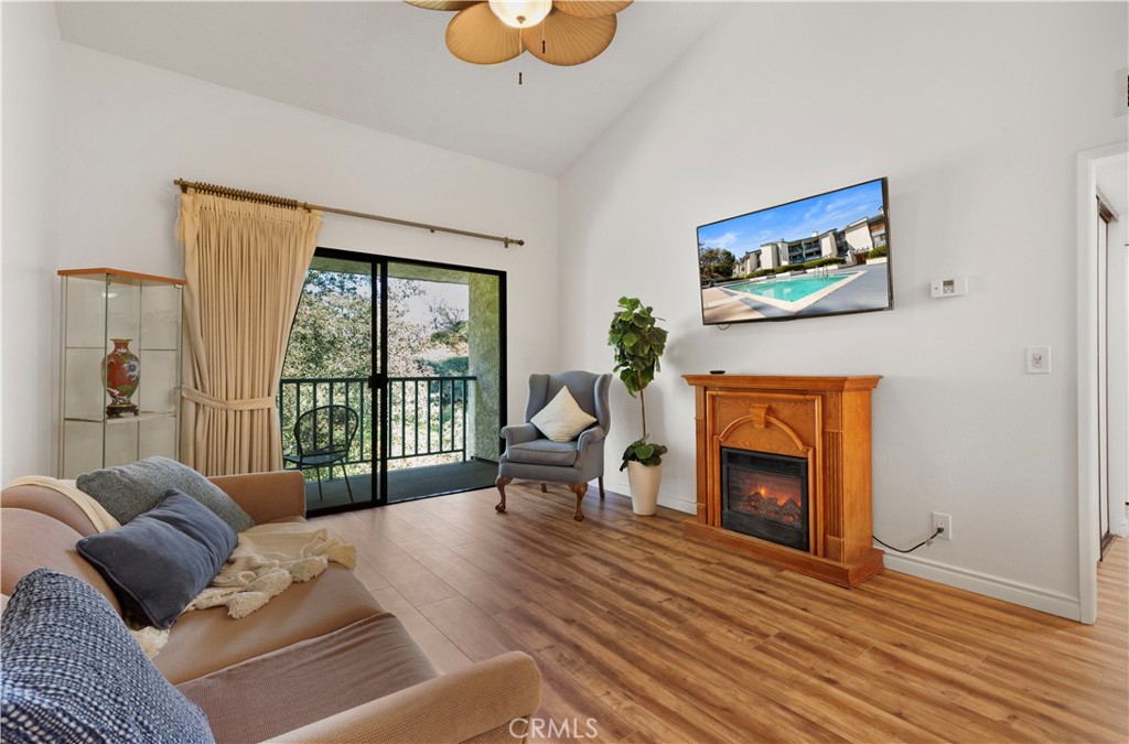 4260 Via Arbolada 304