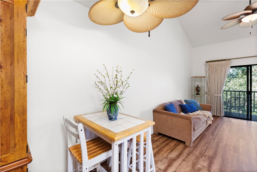 4260 Via Arbolada 304