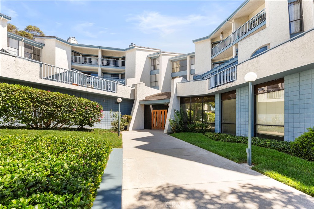 4260 Via Arbolada 304