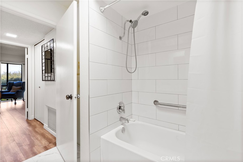 4260 Via Arbolada 304