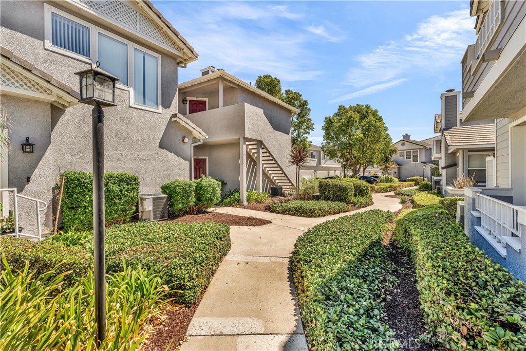 6631 Laurelton Lane 203