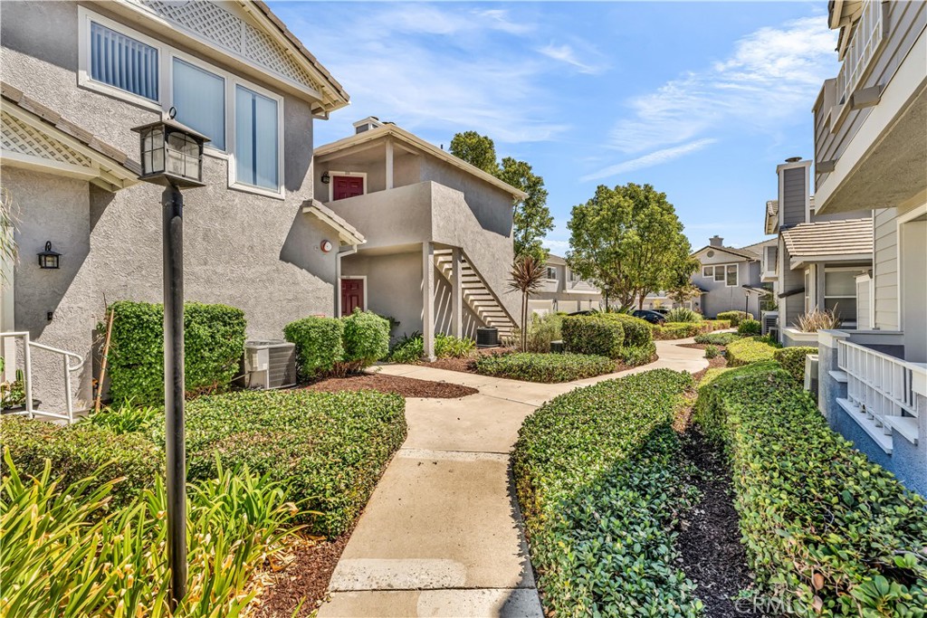 6631 Laurelton Lane 203