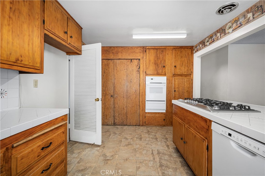 8561 Enault Lane