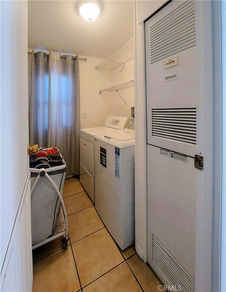 327 W Wilson Street 86