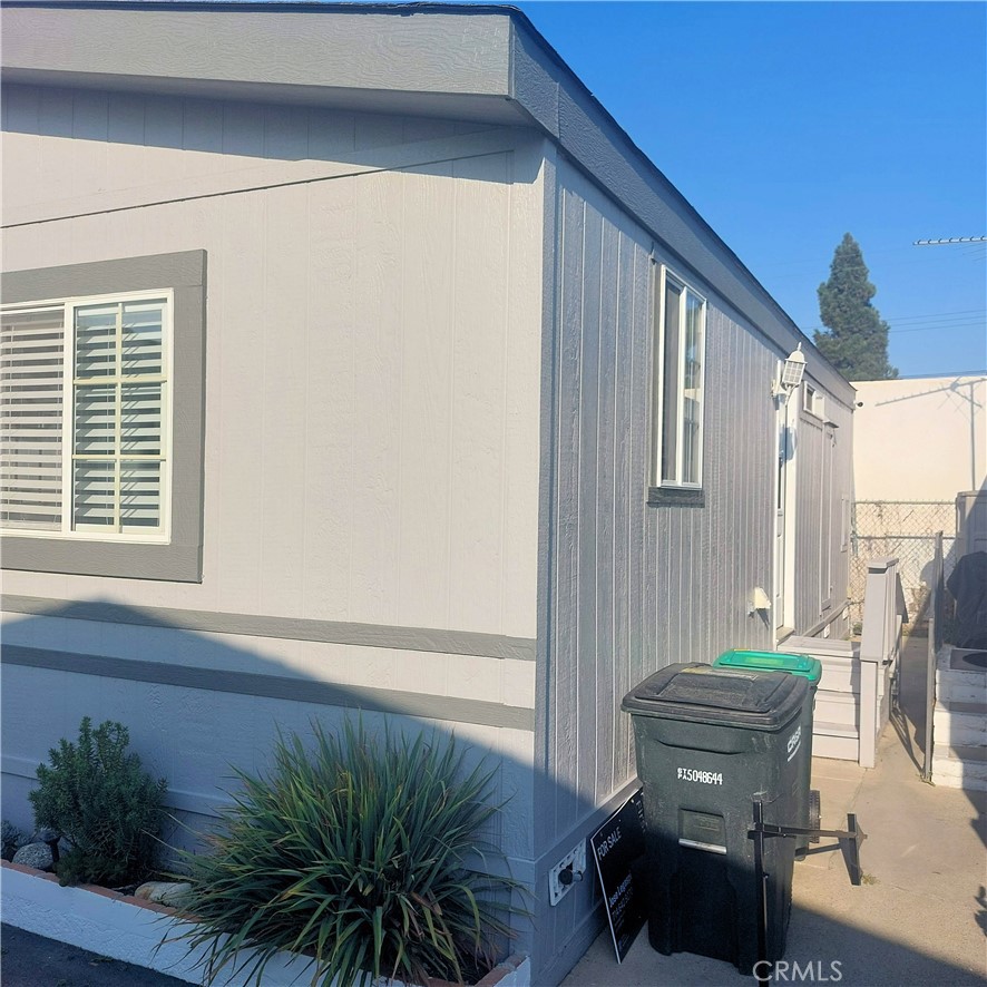 327 W Wilson Street 86