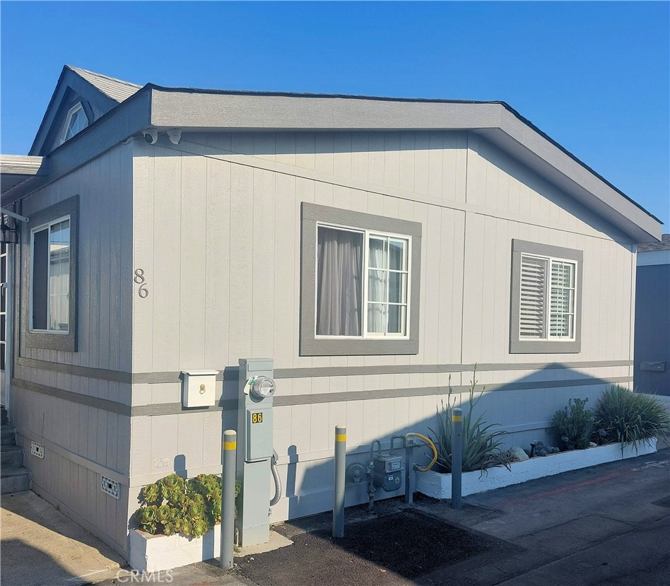 327 W Wilson Street 86