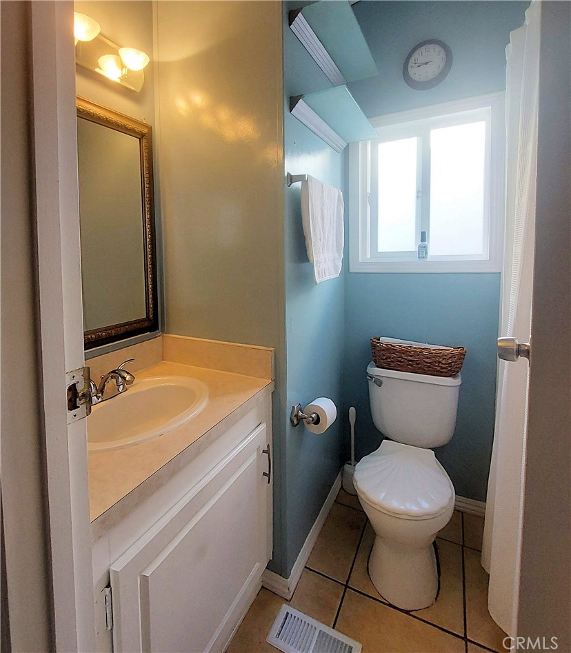 327 W Wilson Street 86