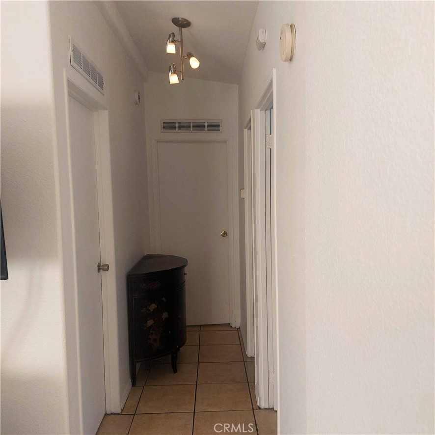 327 W Wilson Street 86