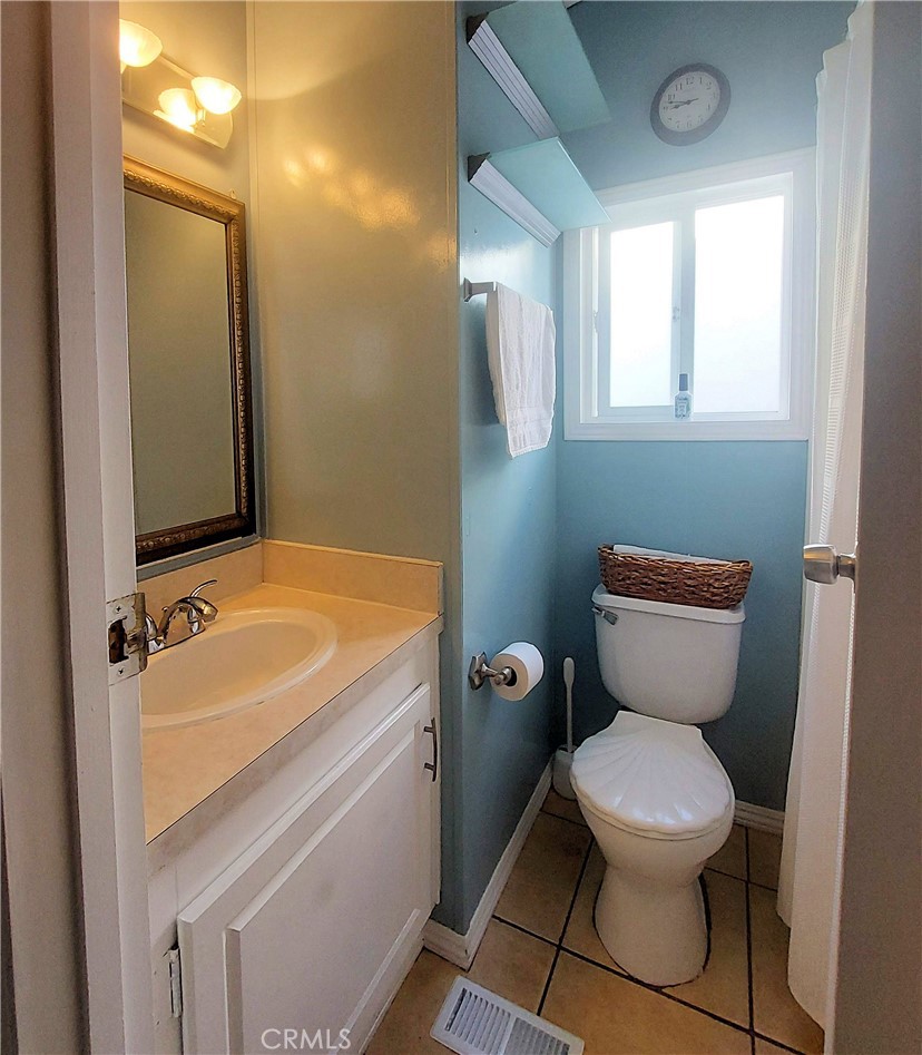 327 W Wilson Street 86