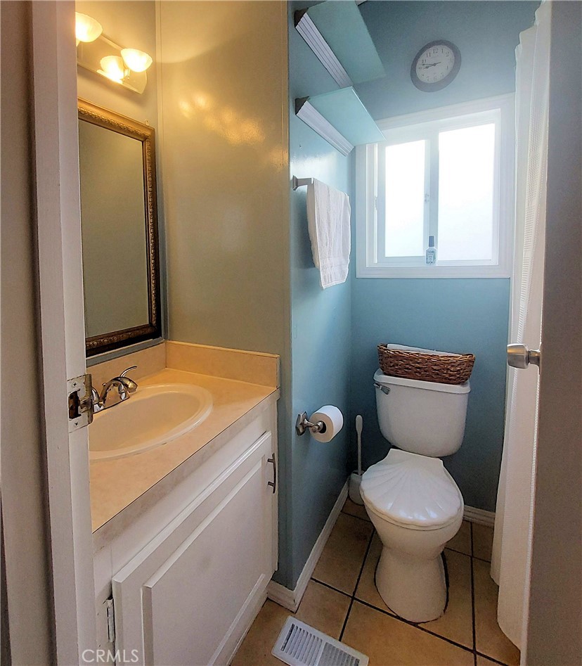 327 W Wilson Street 86