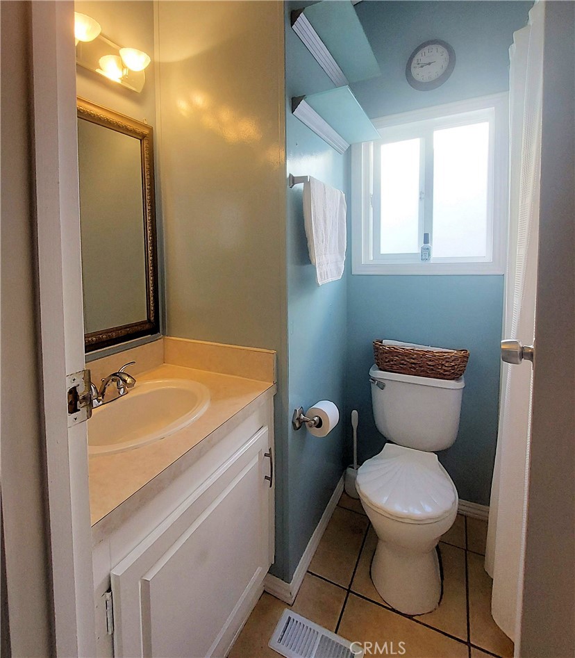 327 W Wilson Street 86