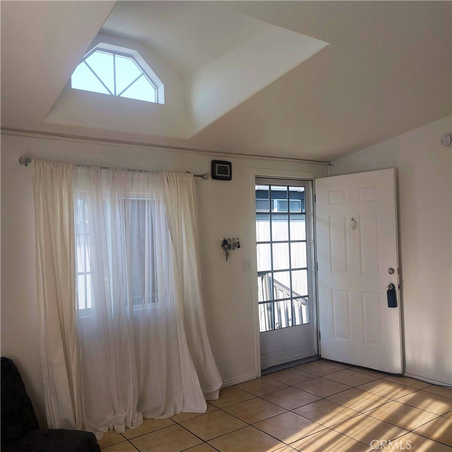 327 W Wilson Street 86