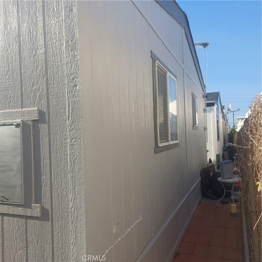 327 W Wilson Street 86