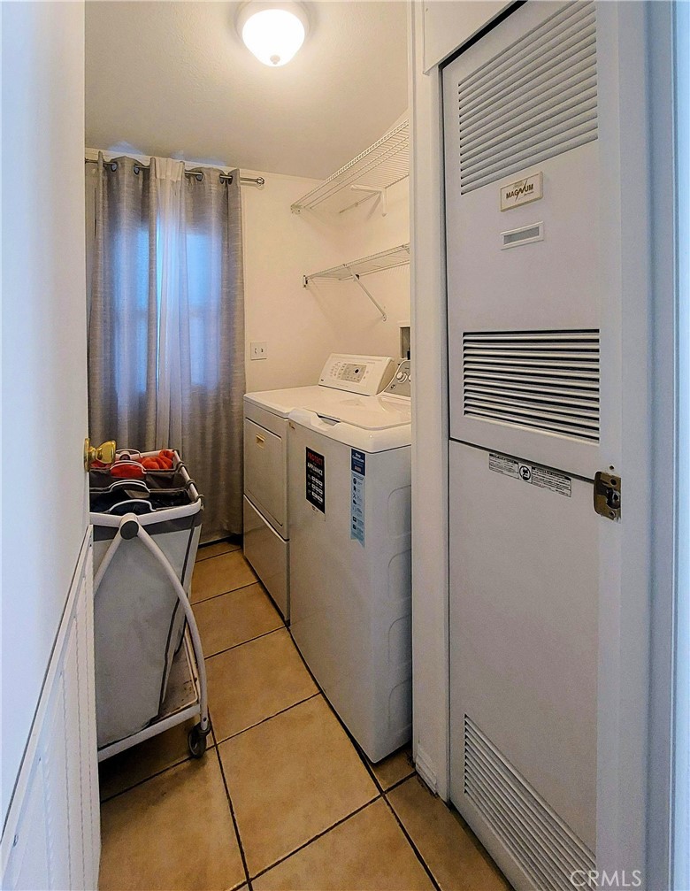 327 W Wilson Street 86