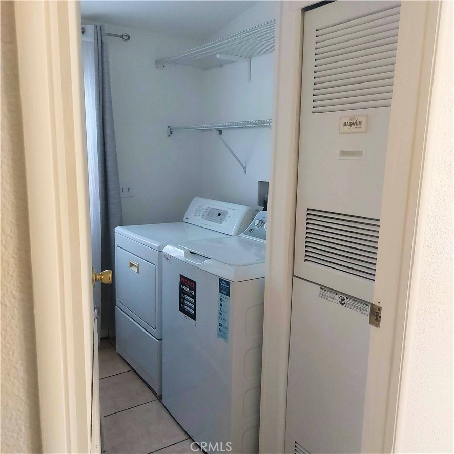 327 W Wilson Street 86