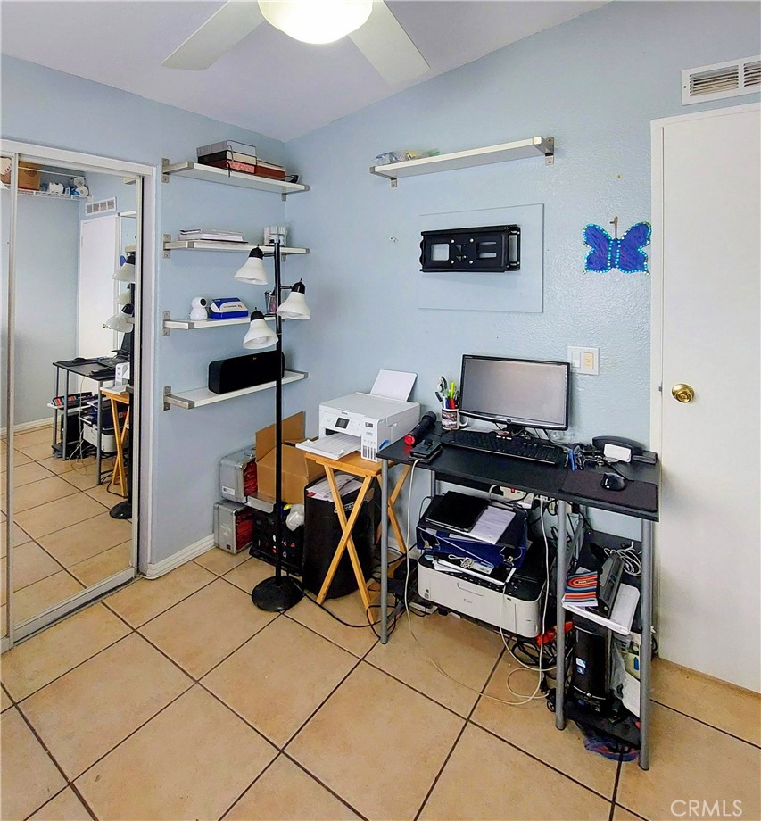 327 W Wilson Street 86