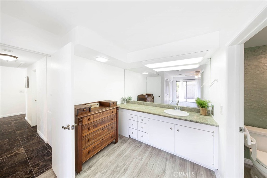 1830 E 19th Street 3