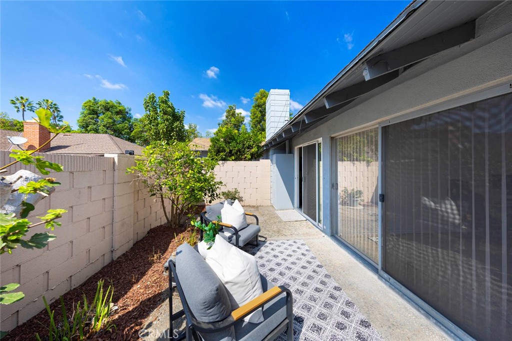 1830 E 19th Street 3