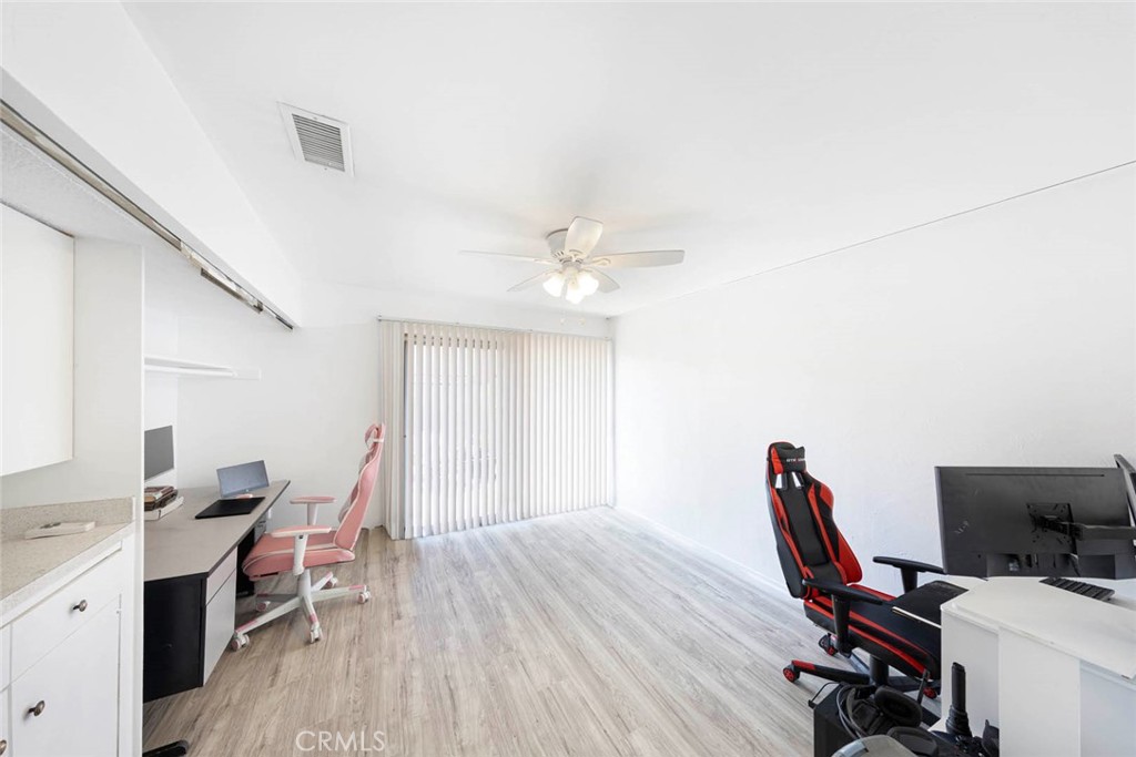 1830 E 19th Street 3