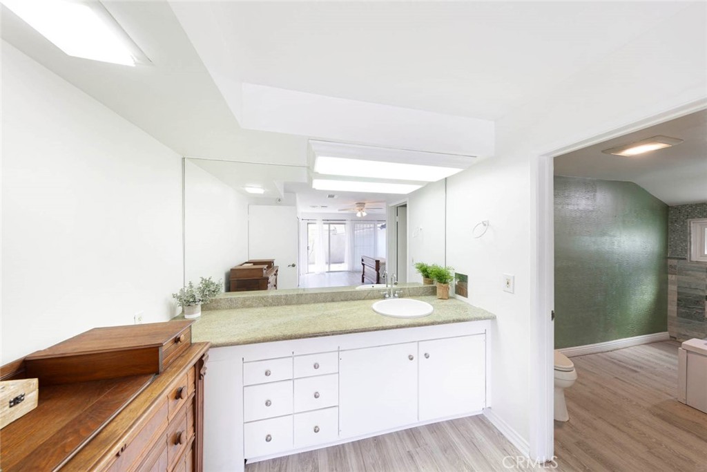 1830 E 19th Street 3