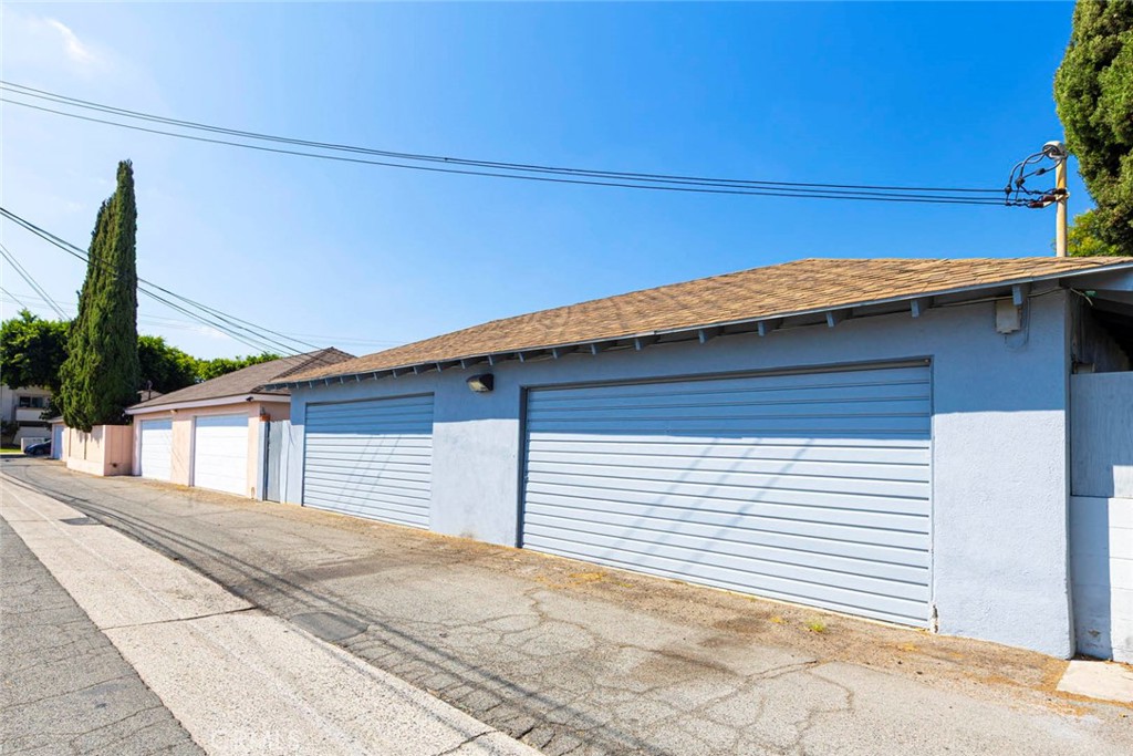 1830 E 19th Street 3