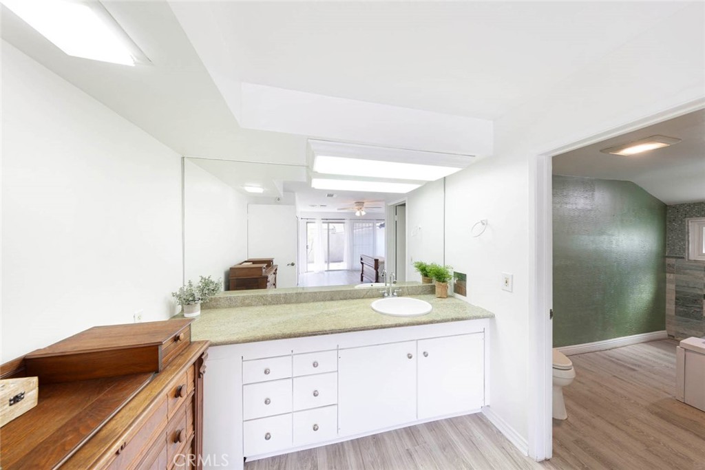 1830 E 19th Street 3