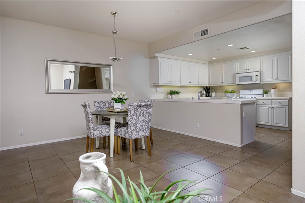 15866 FOUNTAIN Lane