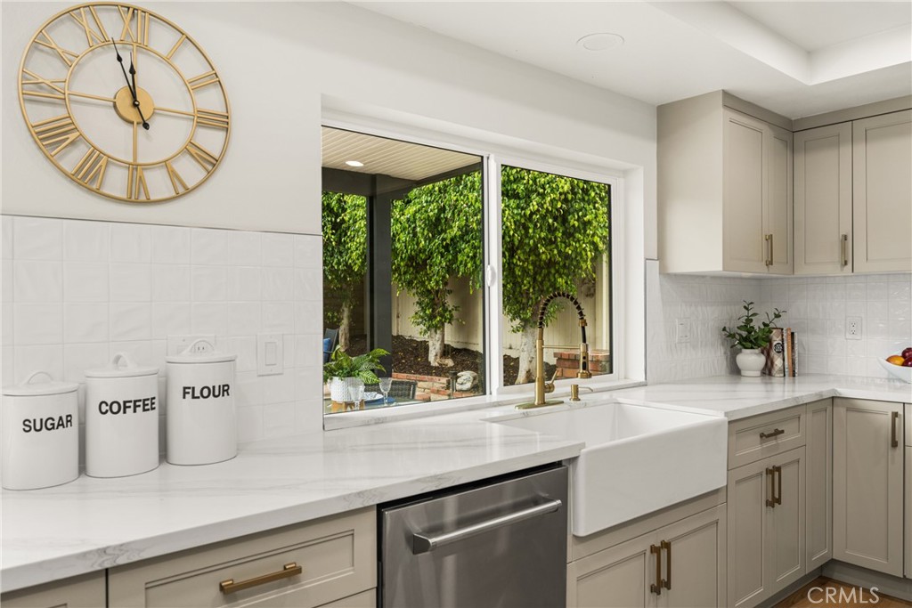 149 N Bluegrass Street