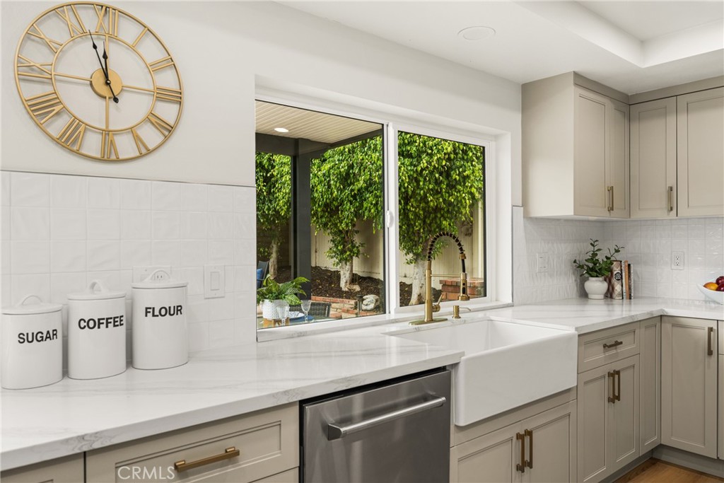 149 N Bluegrass Street